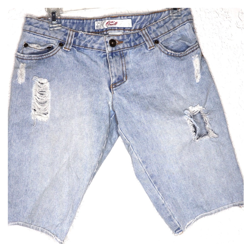 Distressed O’Neill Size 3 Cropped Jean Shorts GUC